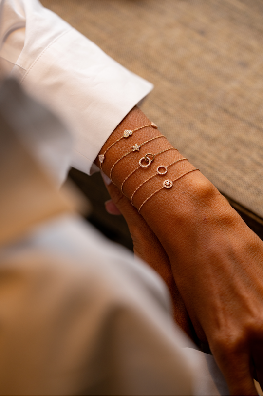 Pulseira círculo com diamantes