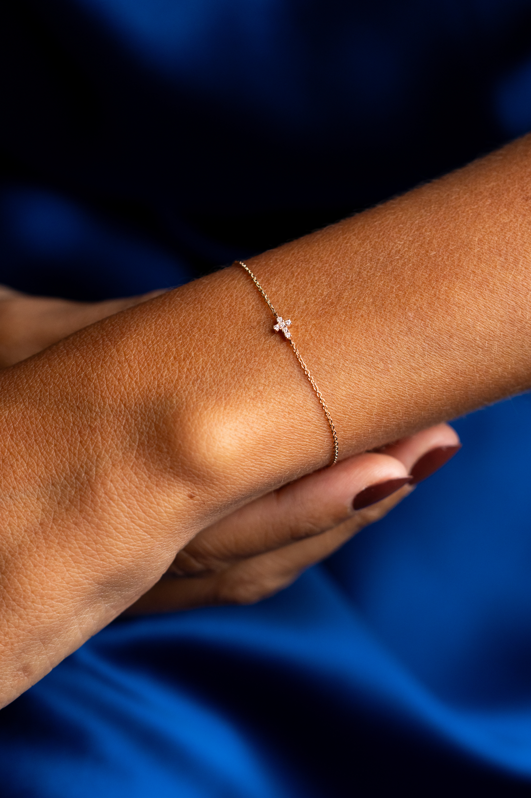 Pulseira com Cruz em Ouro Rosa e Diamantes