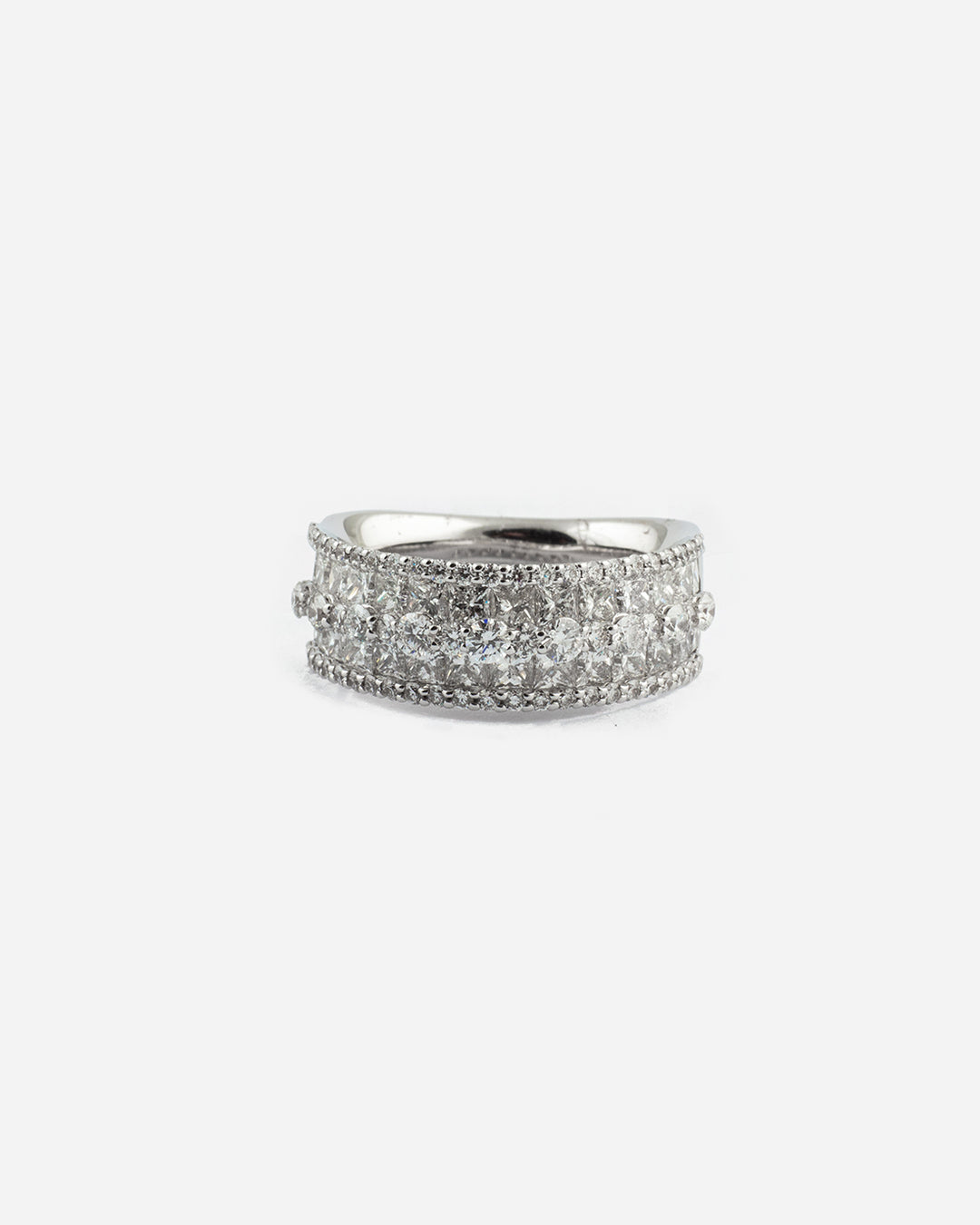 Anel de noivado V em ouro branco e diamante