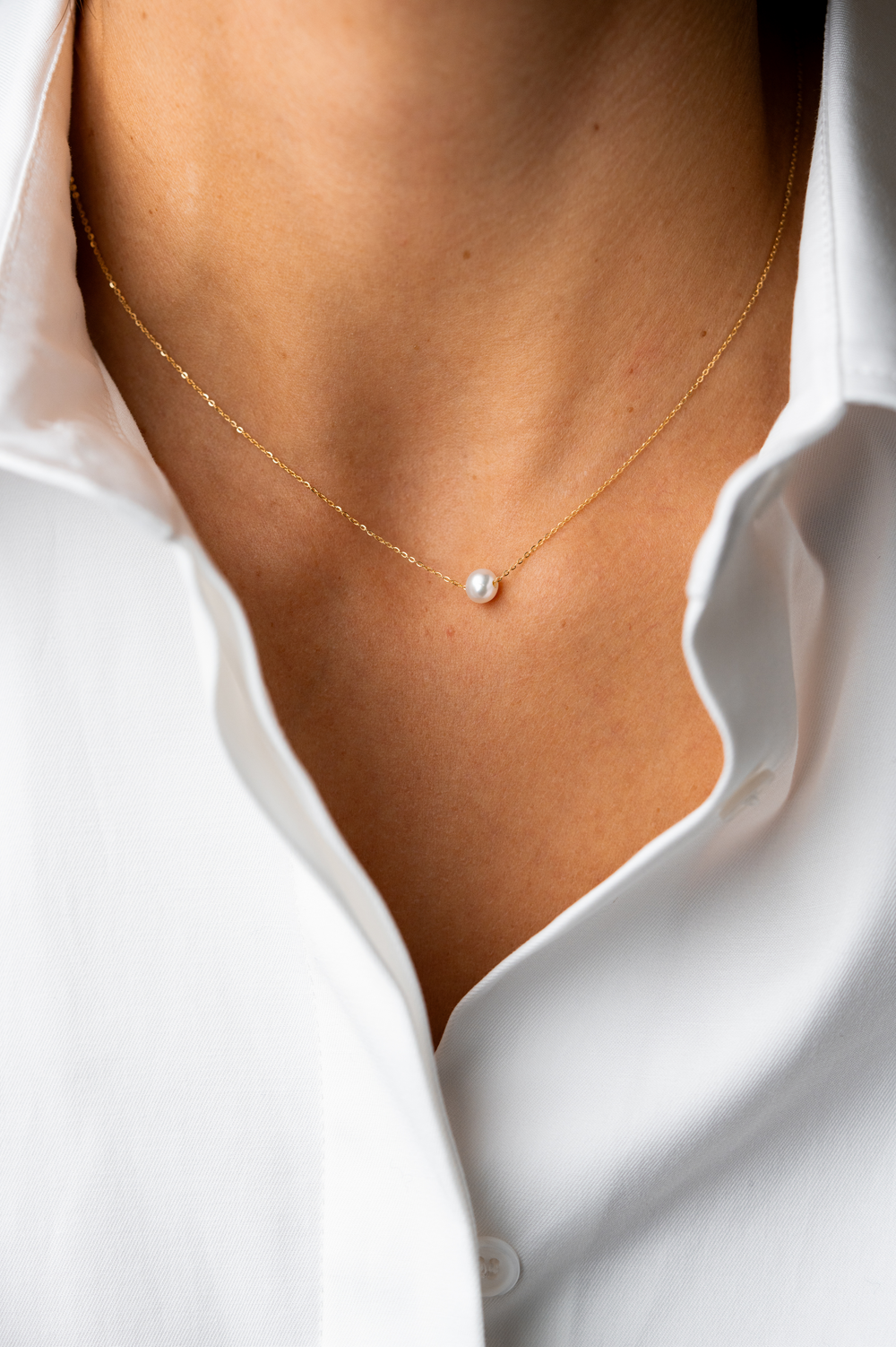 Yellow Gold Necklace with Tiny Pearl