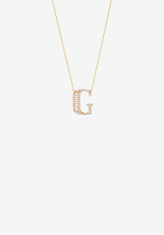 Colar letra em ouro e diamantes