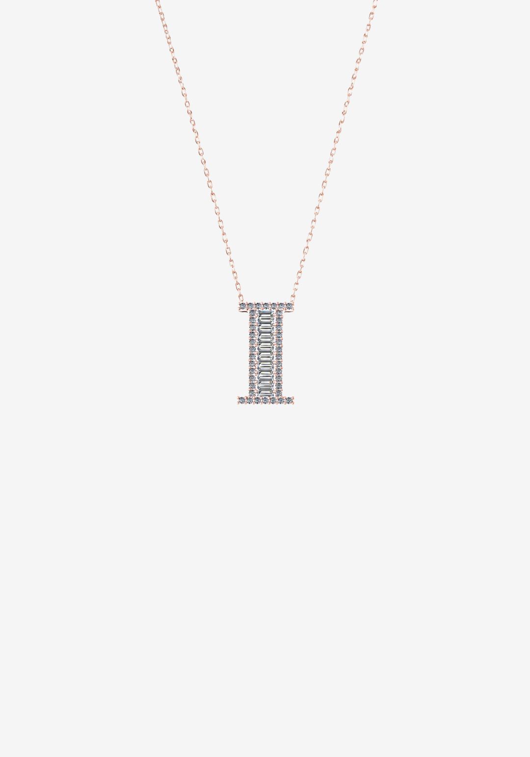 Colar letra em ouro e diamantes