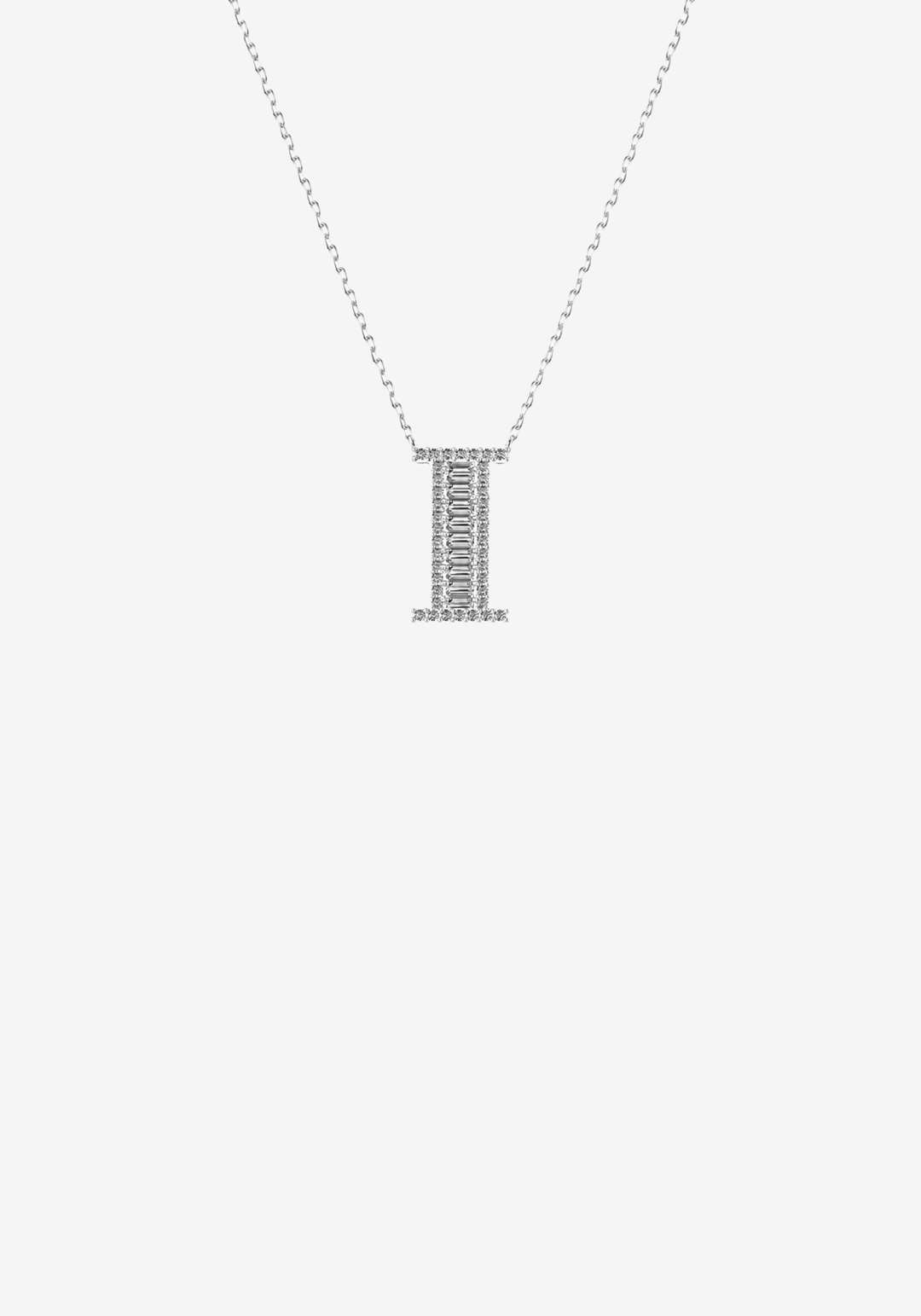 Colar letra em ouro e diamantes