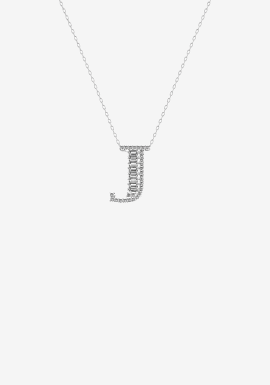 Colar letra em ouro e diamantes