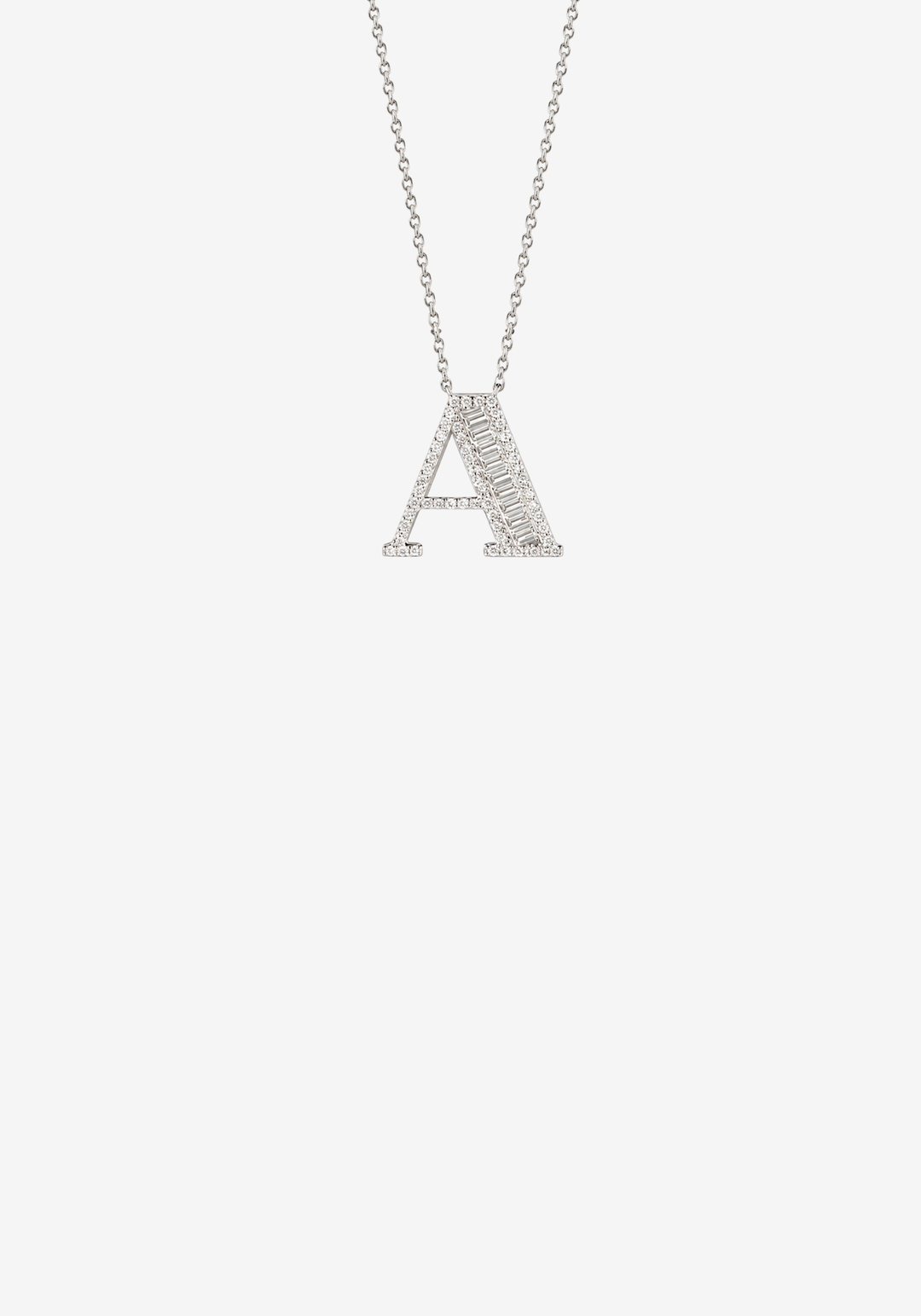 Colar letra em ouro e diamantes