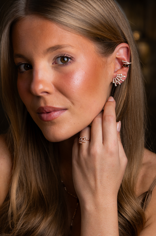 Ear Cuff em ouro rosa com diamantes e quartzo