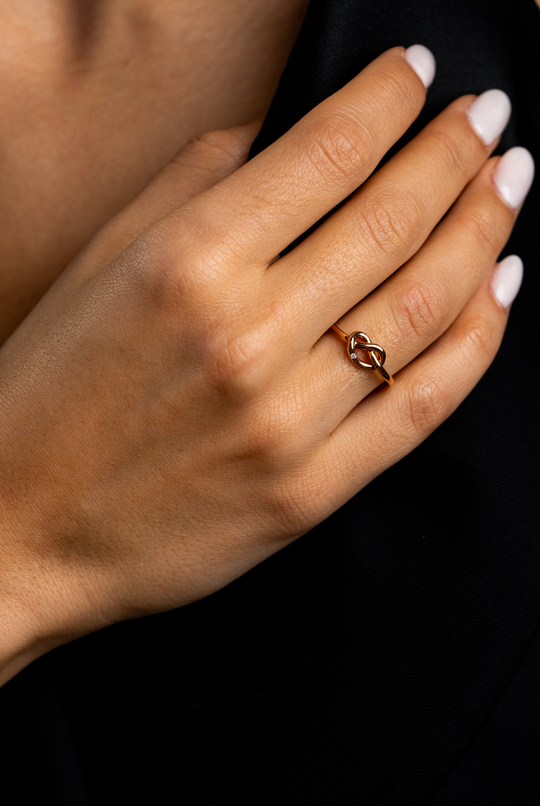 Anel coração em ouro rosa com diamante