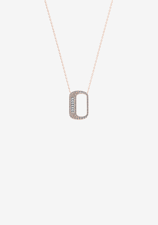 Colar letra em ouro e diamantes
