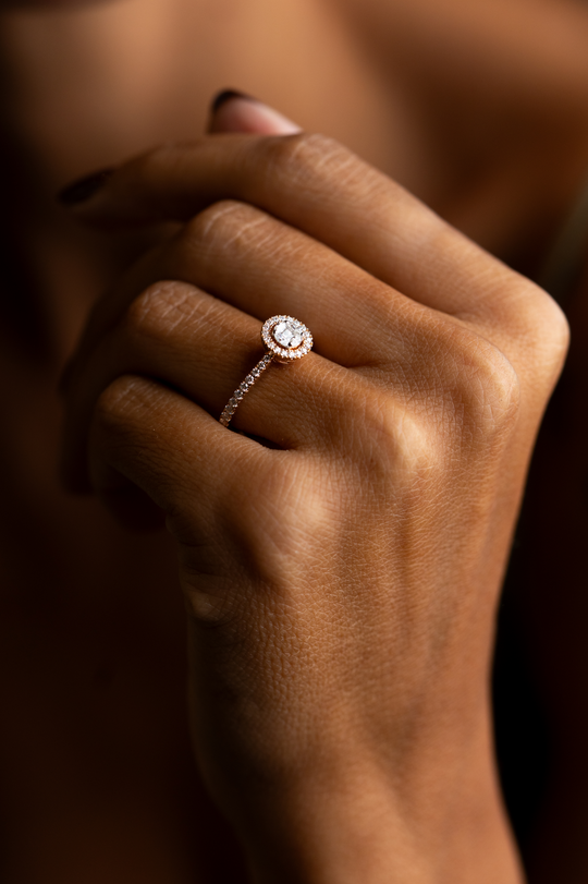 Anel em Ouro Rosa com 5 Diamantes