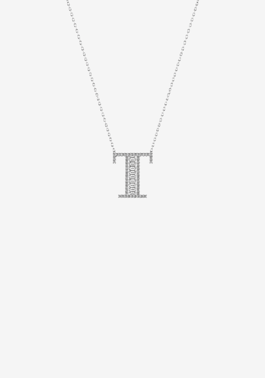 Colar letra em ouro e diamantes