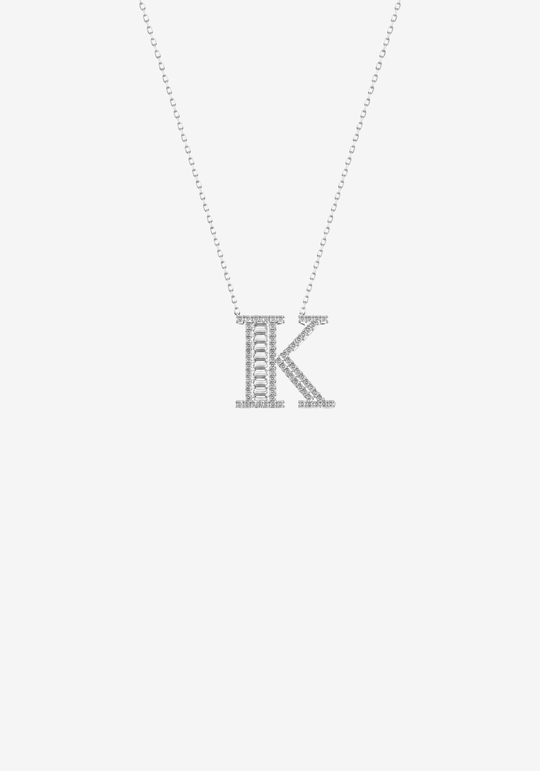 Colar letra em ouro e diamantes