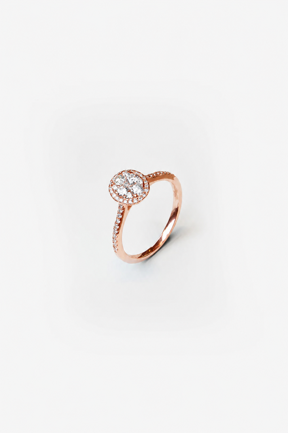 Anel de noivado em ouro rosa com diamantes