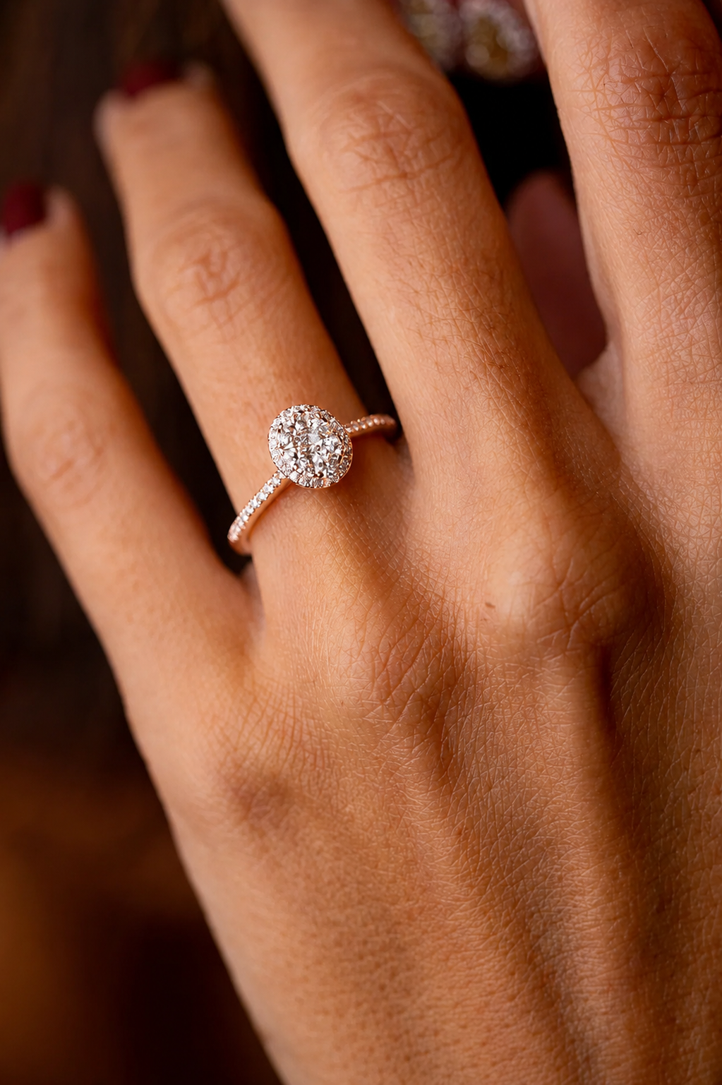 Anel de noivado em ouro rosa com diamantes