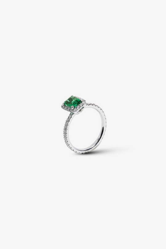 White Gold Engagement Ring with Diamonds and Emerald