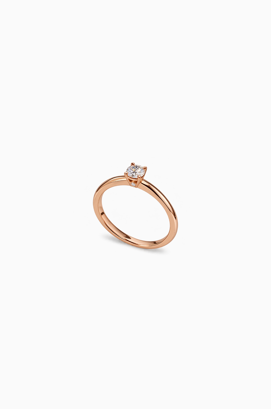 Pink Gold Engagement Ring With a Solitaire Diamond
