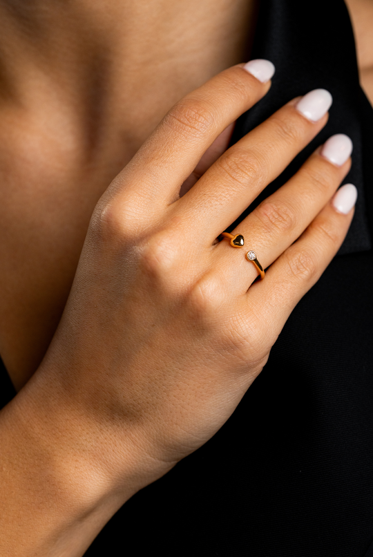 Anel coração em ouro rosa com diamante