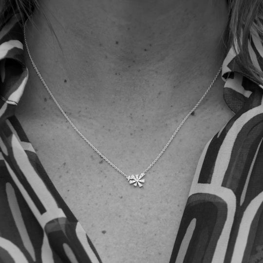 Colar Luzia em ouro rosa com diamantes