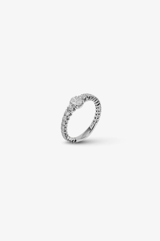 Anel de noivado em Ouro Branco e Diamantes