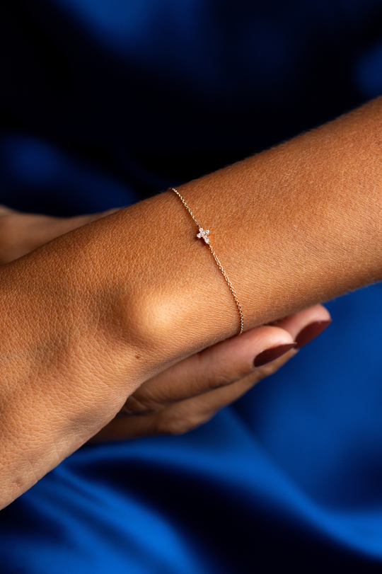 Pulseira com Cruz em Ouro Rosa e Diamantes 