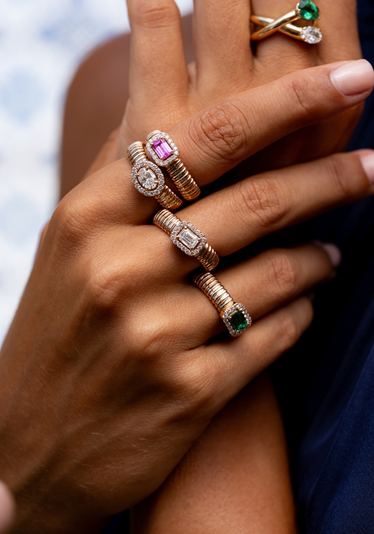 Anel de ouro rosa com diamantes