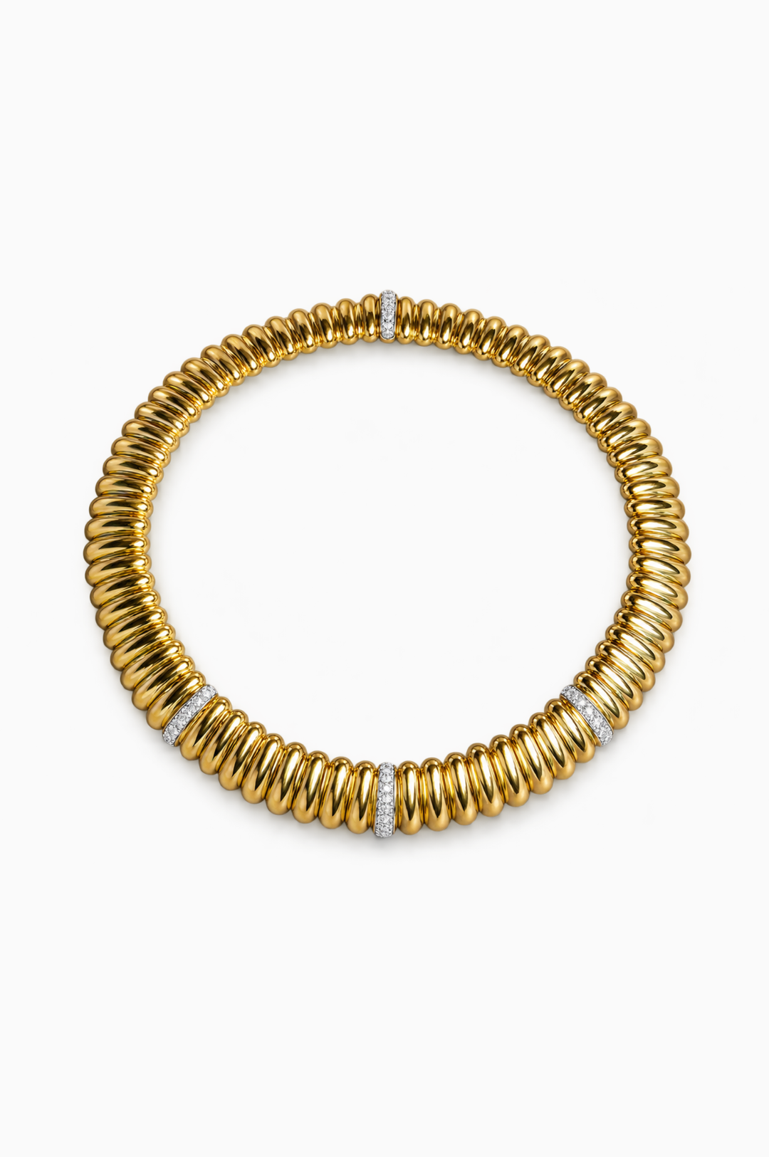 Colar de ouro amarelo com diamantes