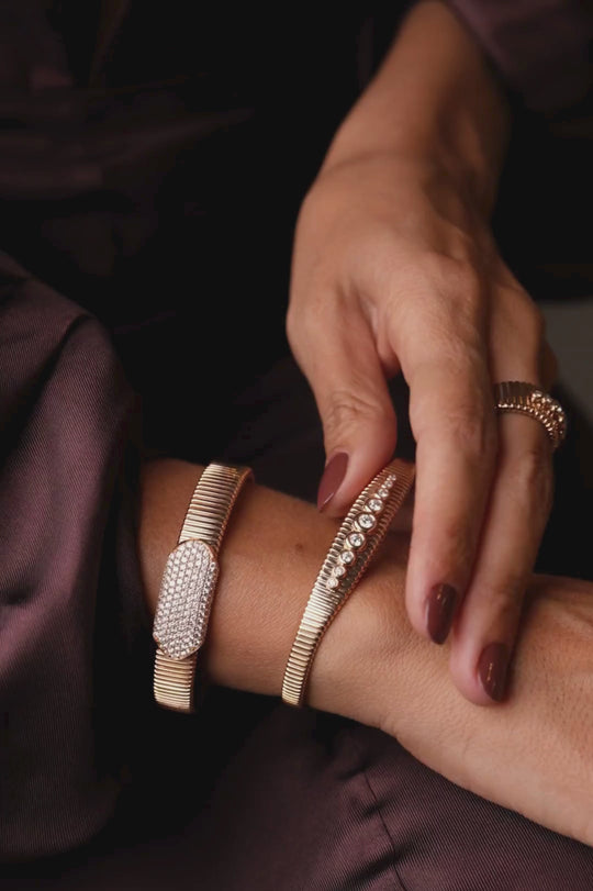 Pulseira em Ouro Rosa com textura e Diamantes