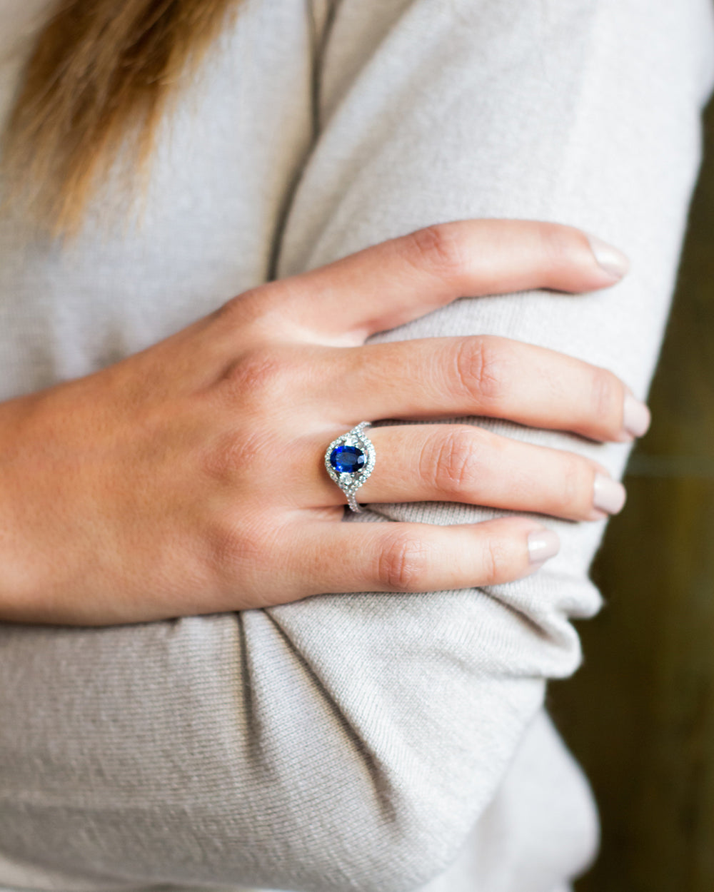 White Gold Engagement Ring with Diamonds and Sapphire