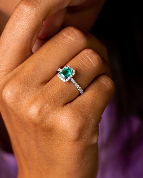 White Gold Engagement Ring with Diamonds and Emerald