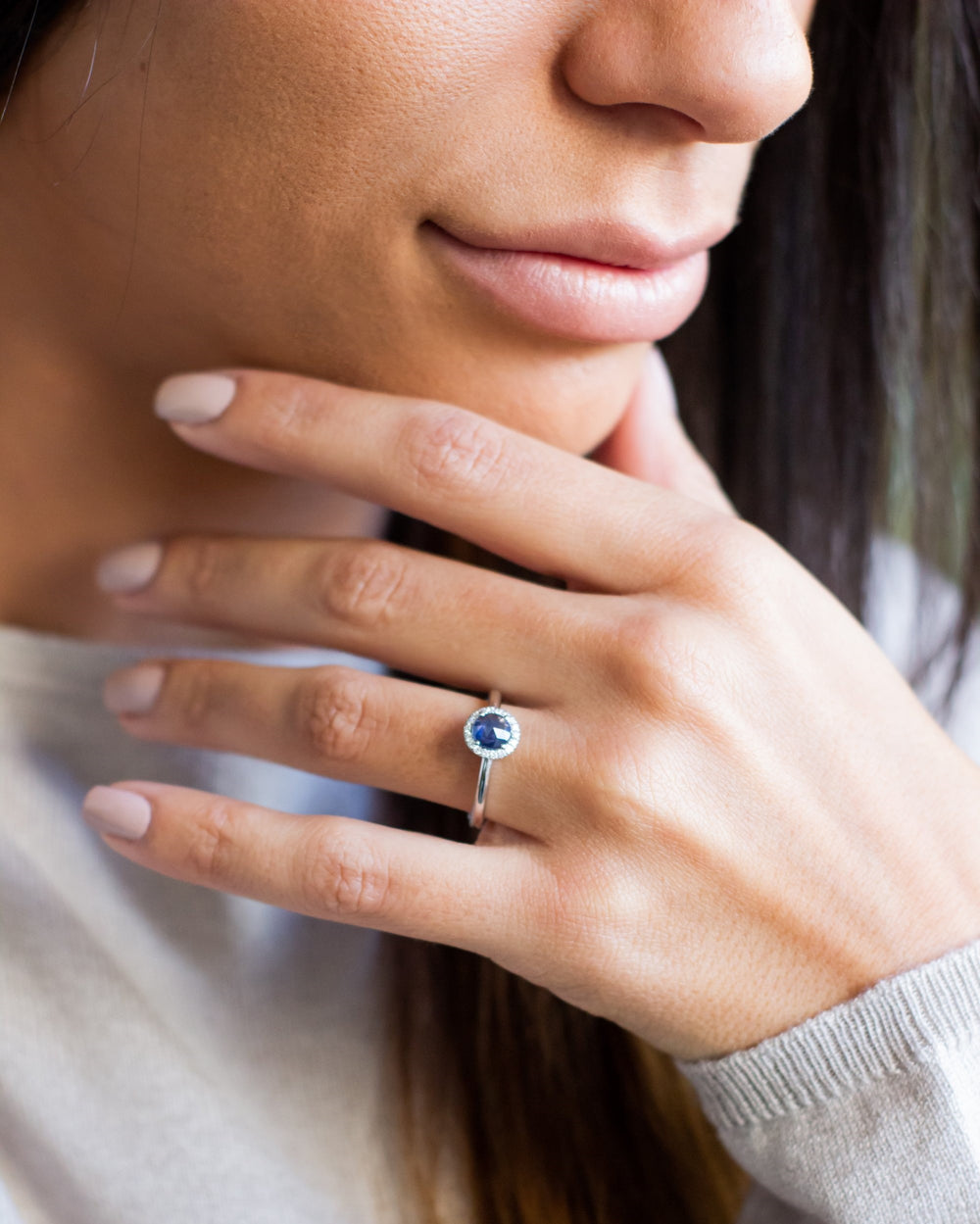 White Gold Engagement Ring with Diamonds and Sapphire