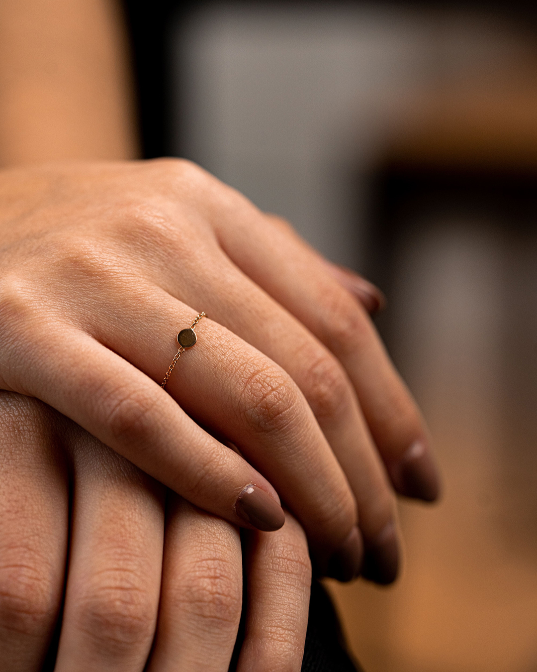 Chain Ring with a Paillette in Gold