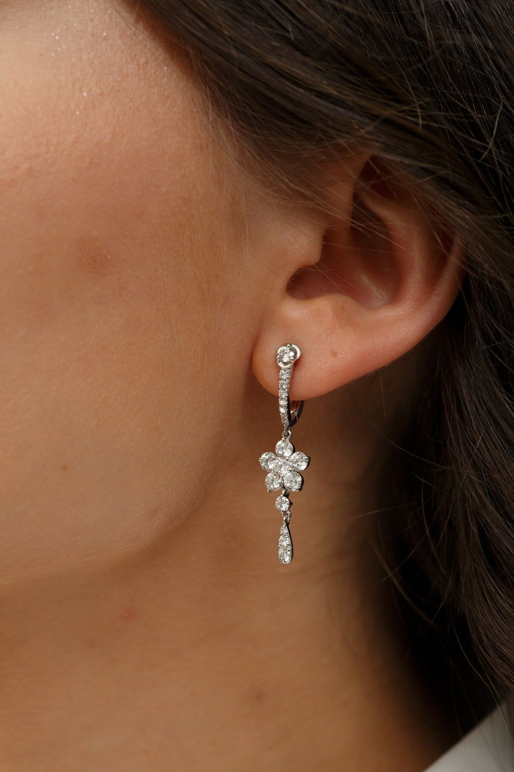 White Gold and Diamond Earring